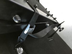 Fixing bracket an wall tie